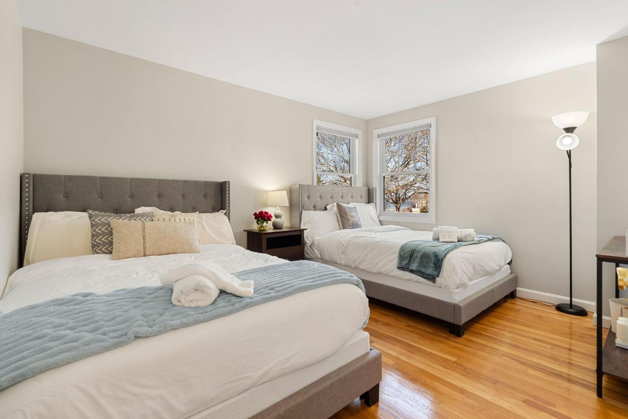 Hot Tub, Electric Bikes, Solo Stove, Projector, Smores Marblehead Exterior foto