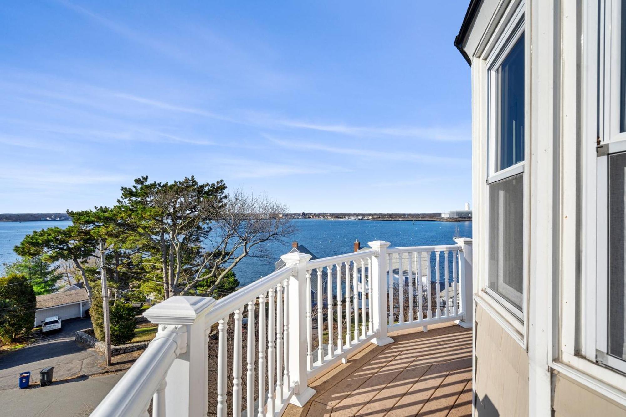 Hot Tub, Electric Bikes, Solo Stove, Projector, Smores Marblehead Exterior foto